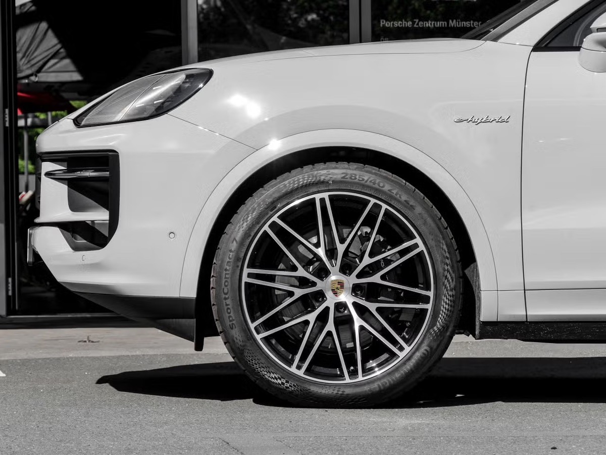 Porsche Cayenne Coupé E-Hybrid 2024 470ch Craie