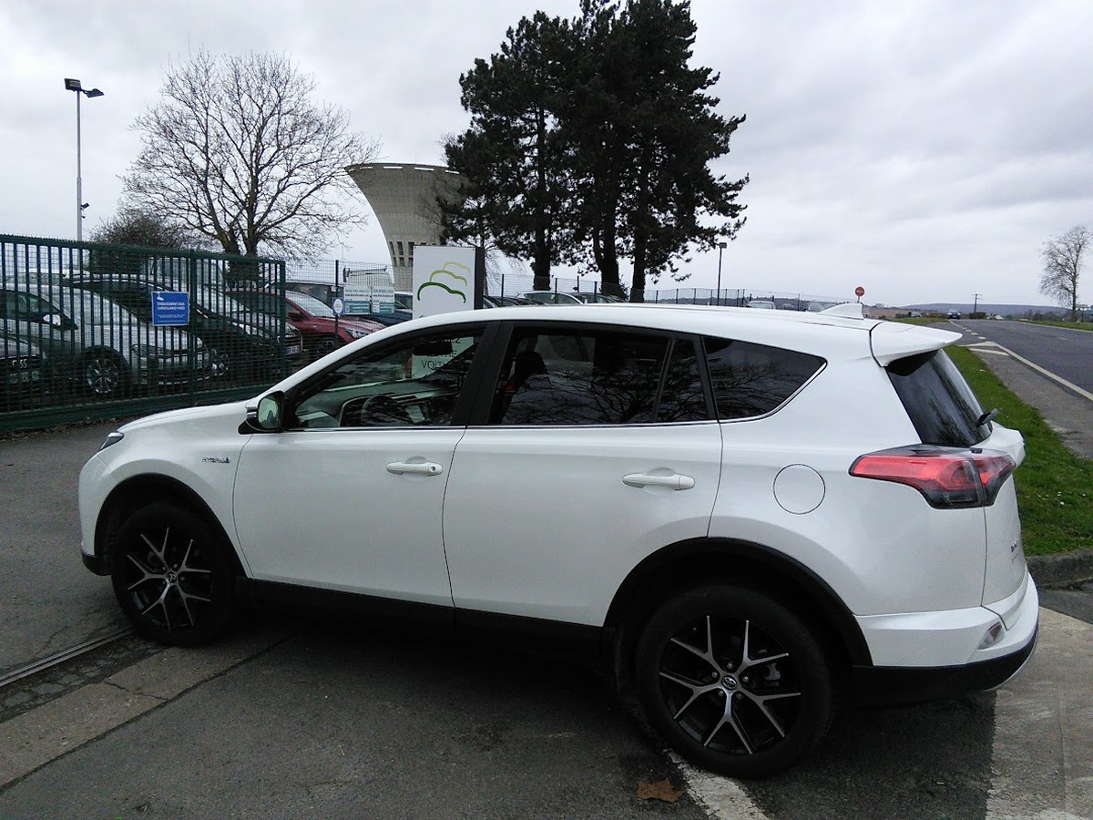 Toyota RAV4 2.5 VVTi 197 HYBRIDE DESIGN 2WD E-CVT 155 cv Boîte auto