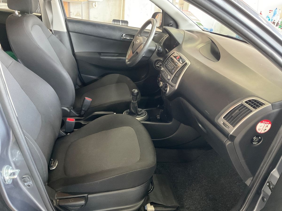 Hyundai i20 1.2 FIFA World Cup Edition