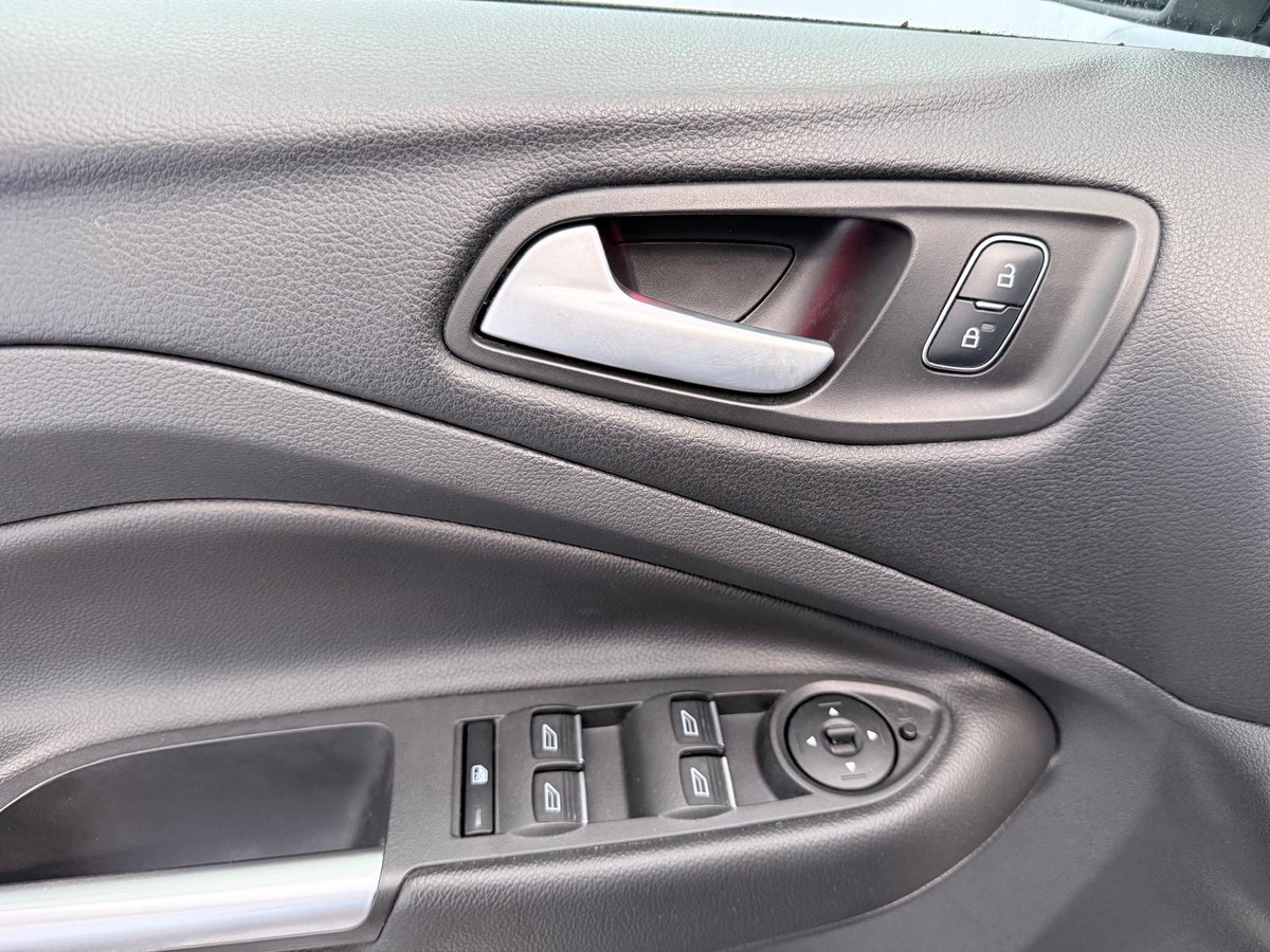 Ford Kuga 1.5 Tdci 120  Titanium