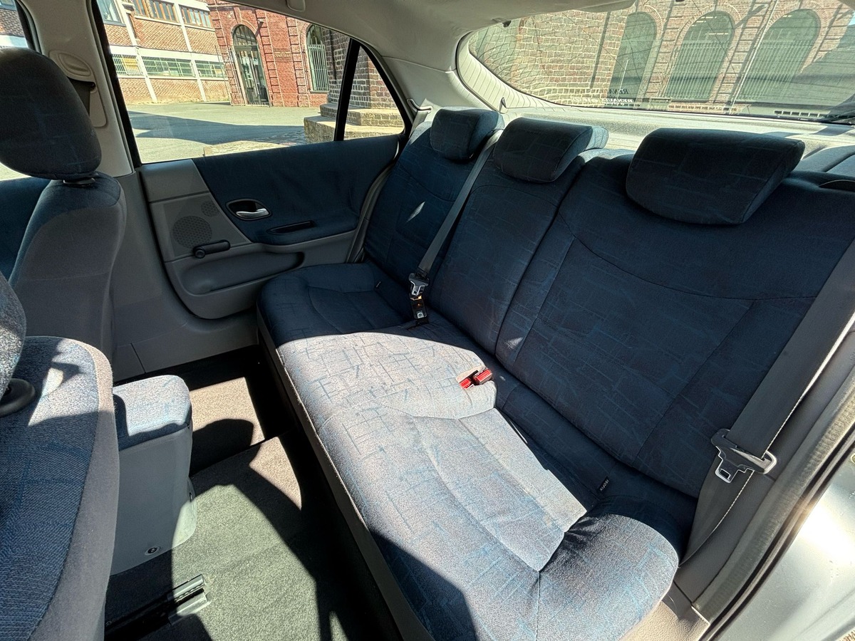 RENAULT Laguna II 1.6 107 - Finition Authentique - Garantie - Distribution neuve - Attelage