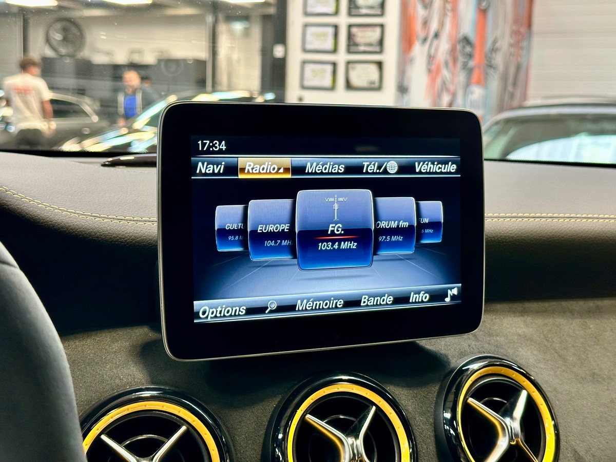 Mercedes-Benz CLA (2) 45 AMG 381 Yellow Night Edition 4Matic 7G-DCT Full