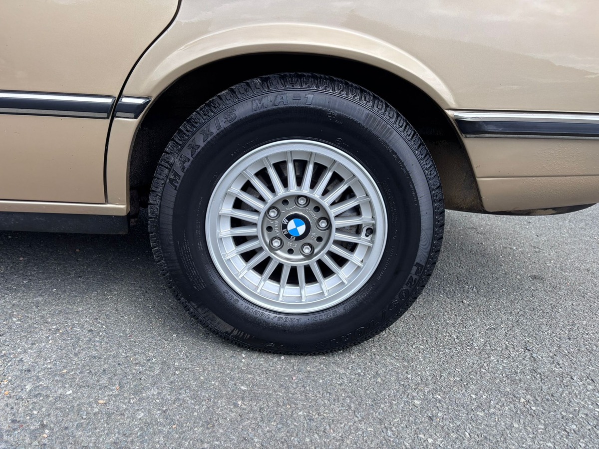 Bmw Série 5 E12 525 - Origine France - Kilométrage d'origine