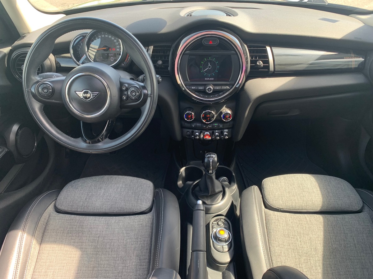 Mini Mini 5 Portes 136 ch | EDITION GREENWICH | Mode Sport | Toit panoramique ouvrant | Caméra de recul