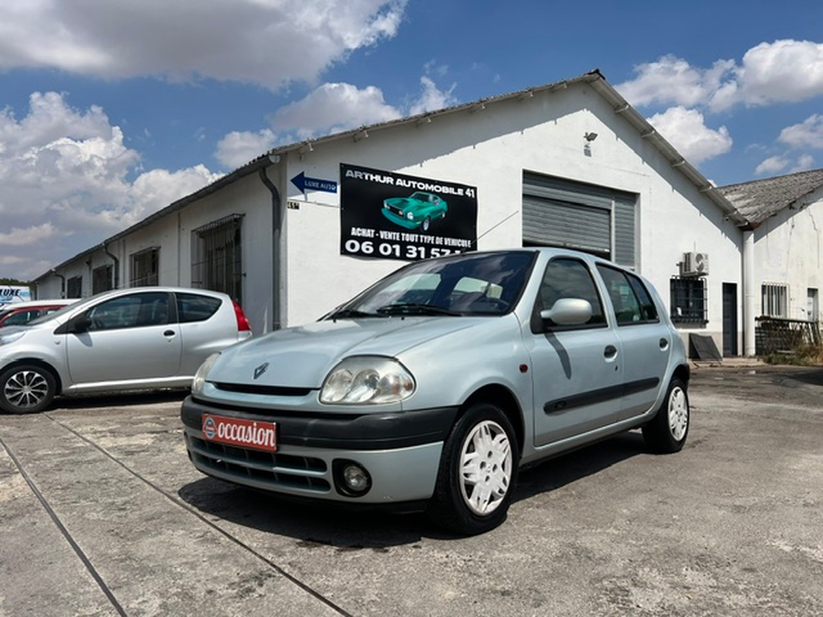 RENAULT Clio