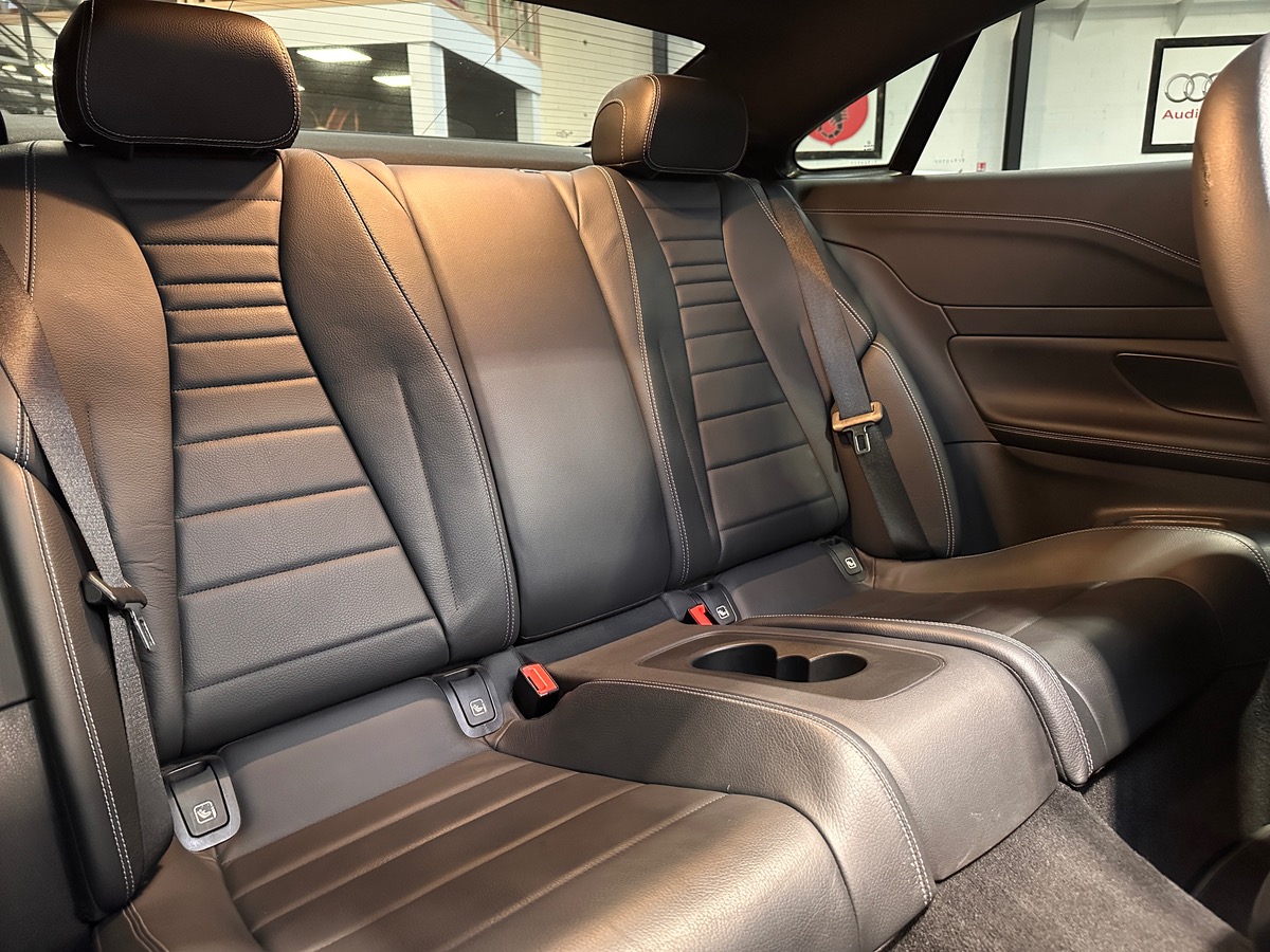 Mercedes-Benz Classe E Coupé 220 D 194 cv AMG LINE 9G-TRONIC