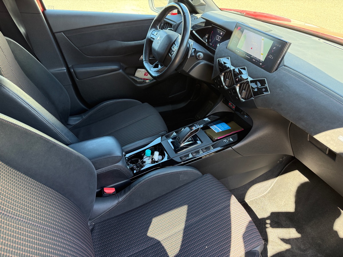 DS DS 3 CROSSBACK 130 BLUEHDI EAT8 PERFORMANCE LINE, SUIVI COMPLET, CARPLAY