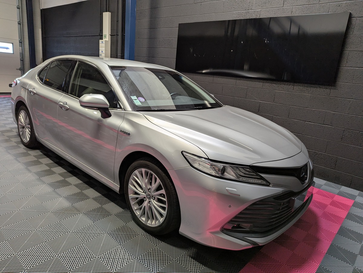 Toyota Camry 2.5 218h Design