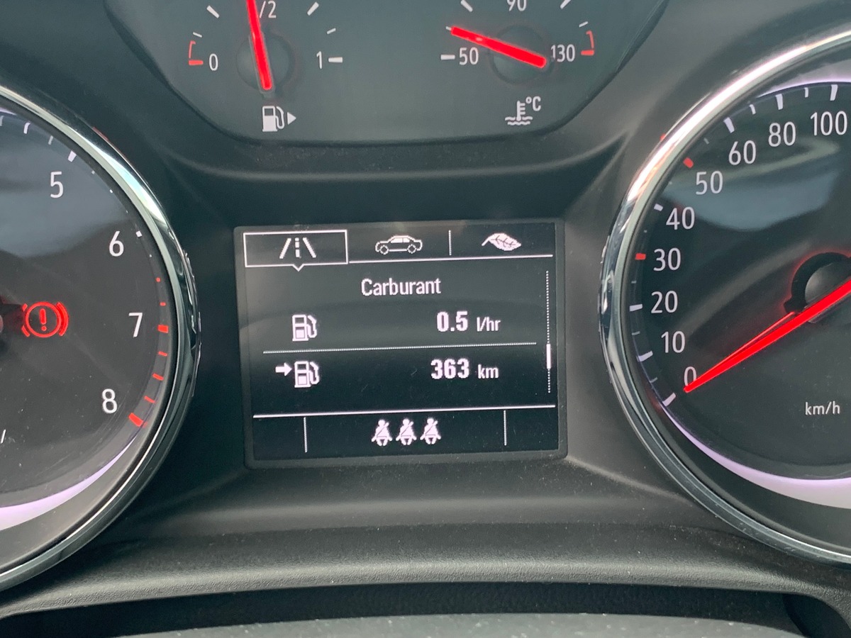 Opel Astra 105 ch | Black Edition | Caméra recul | Régulateur vitesse | Radar de stationnement avant