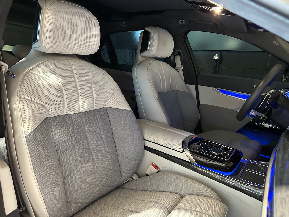 Bmw Série 7 750 xe  **** Full Options **** Tva Récupérable