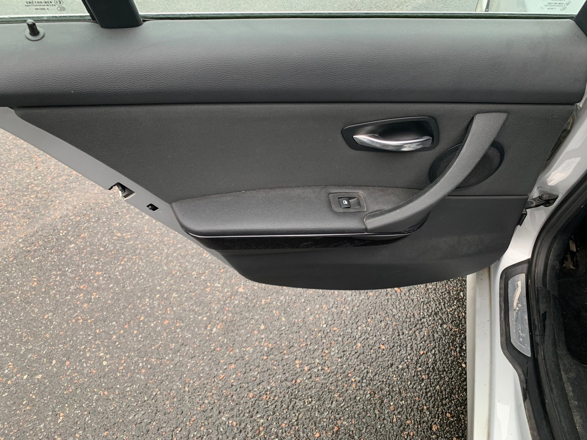 Bmw Série 3 Touring 184 ch | GPS | Radar de recul | Climatisation Auto | Jantes Alu 17"| Attelage