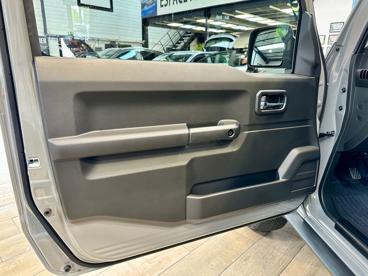 Suzuki Jimny II 1.5 VVT 102 Privilege AllGrip BVM5 1ère Main FR j