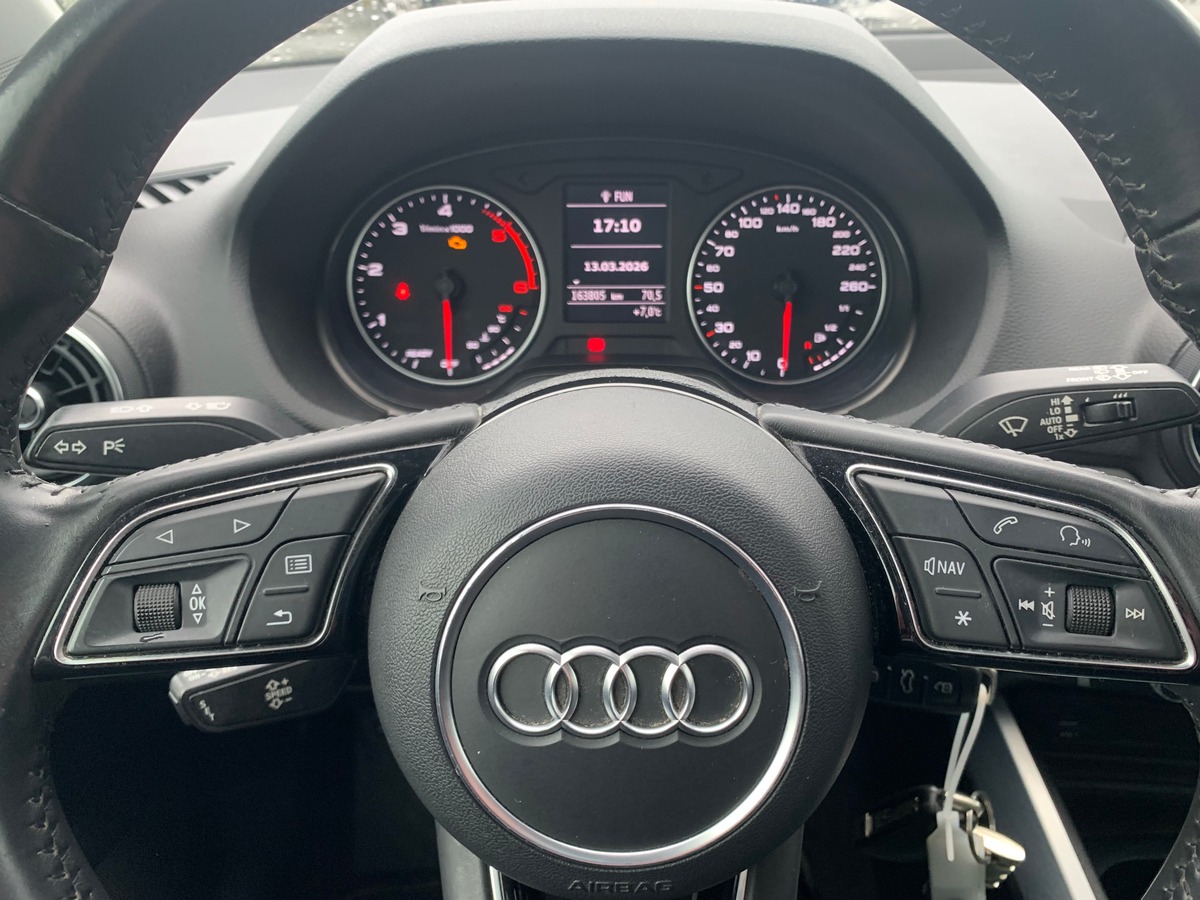 Audi Q2 115 ch | Sport | Toit ouvrant | Régulateur vitesse | Radar | Bluetooth | Coffre électrique