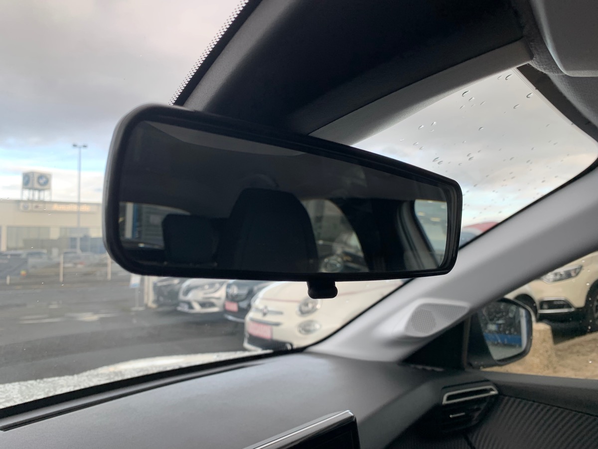 Peugeot 208 100 ch | Active | Aide stationnement arrière | Sièges avant chauffants | Écran tactile