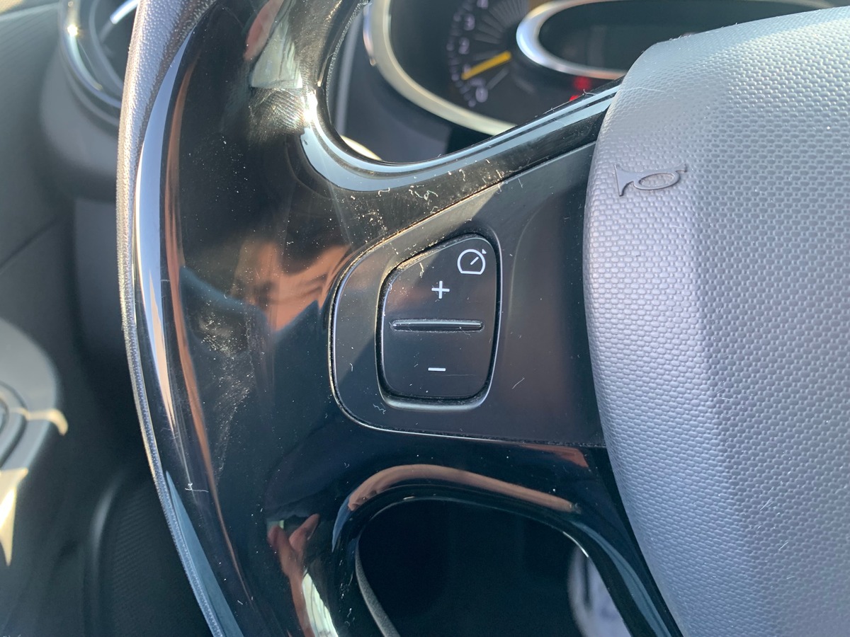 RENAULT Clio IV 75 chevaux | Limited | Caméra de recul | GPS | Bluetooth | Régulateur de vitesse