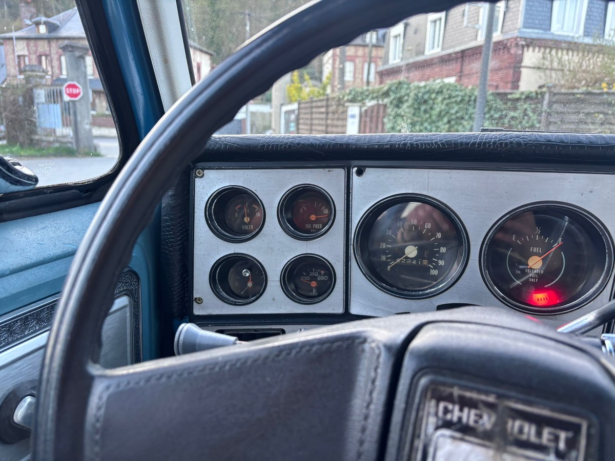 Chevrolet Suburban 7.4 V8 454 (C/R) - Français - CG Collection