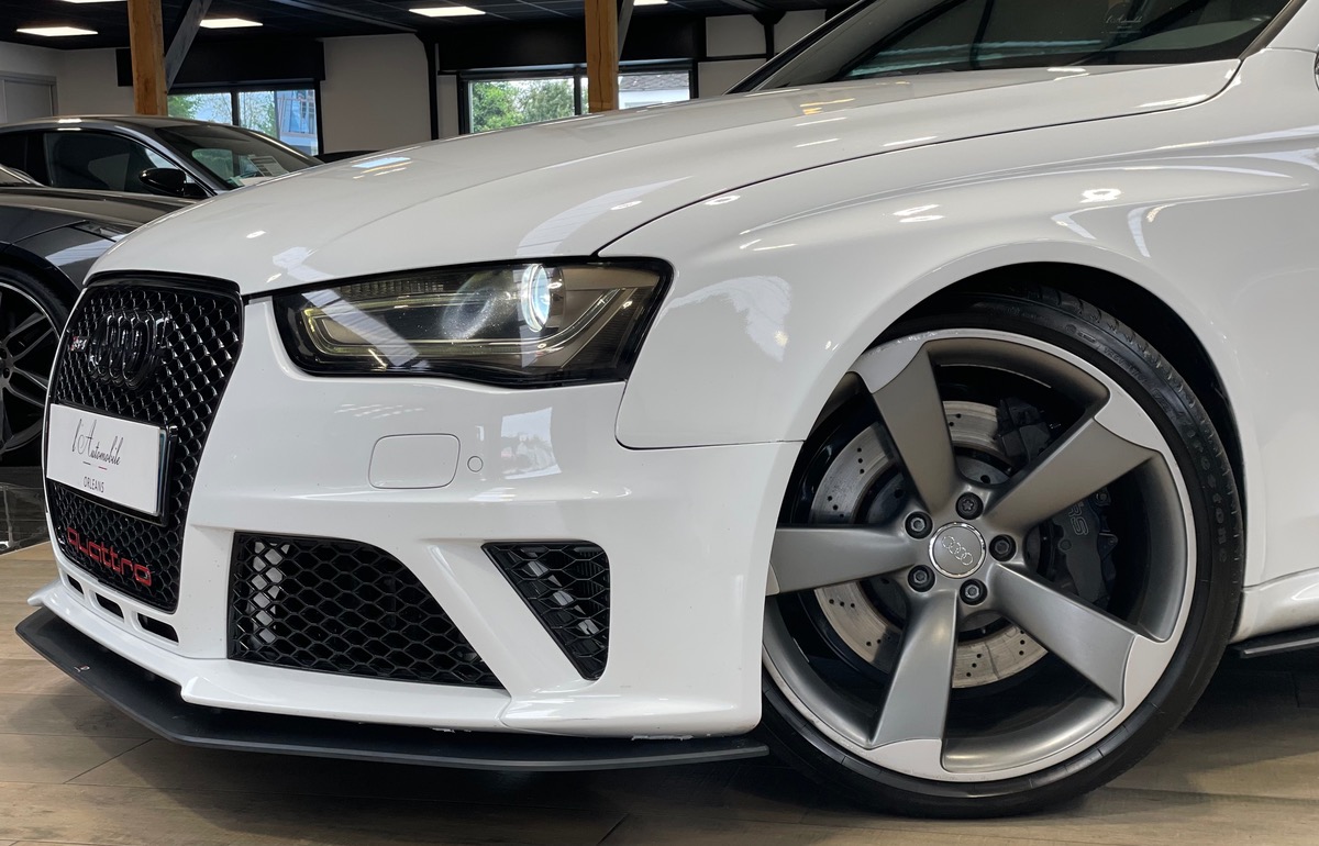 Audi RS4 AVANT V8 4.2 FSi 450 S-TRONIC7 - TOIT OUVRANT / LIGNE MILTEK - SUIVI CONSTRUCTEUR