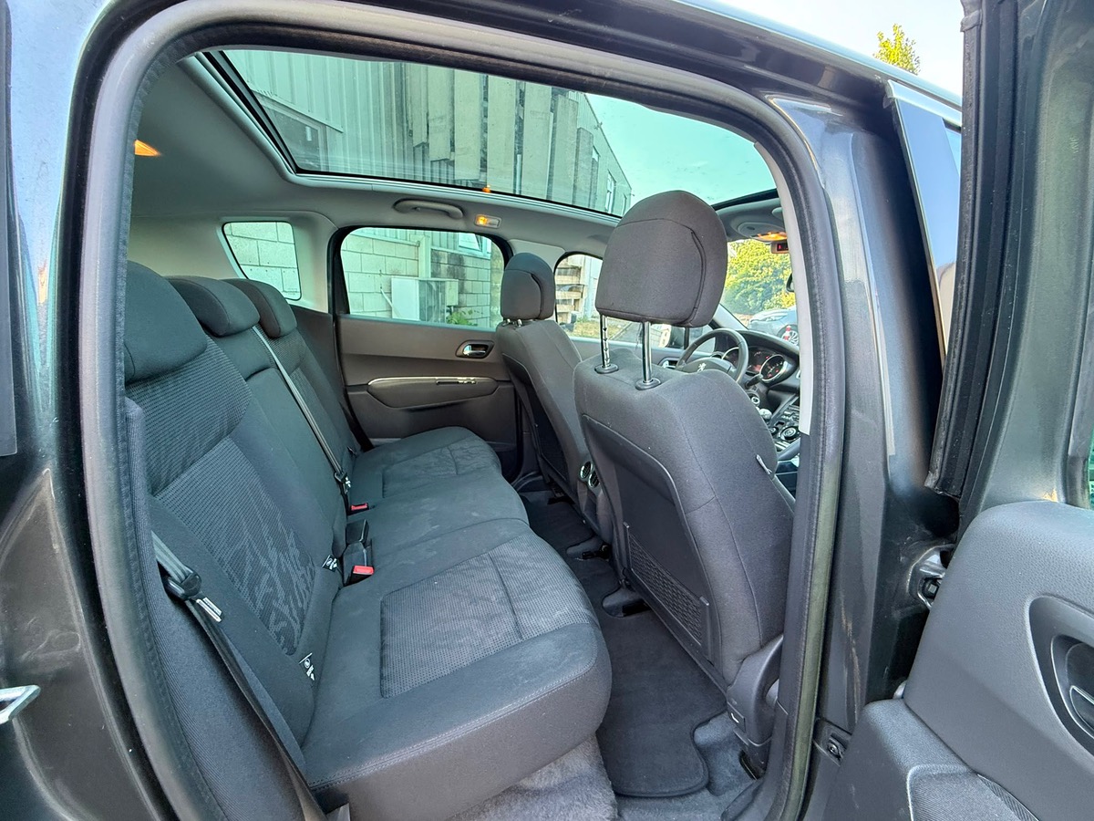 Peugeot 3008 1.6 HDI 115 CV allure garantie 6 mois