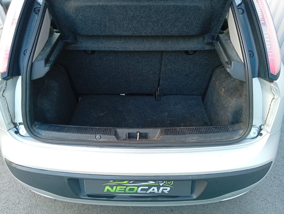 Fiat Punto evo 1.2 Essence / Première main / Distribution , Freins avants et révision Neufs