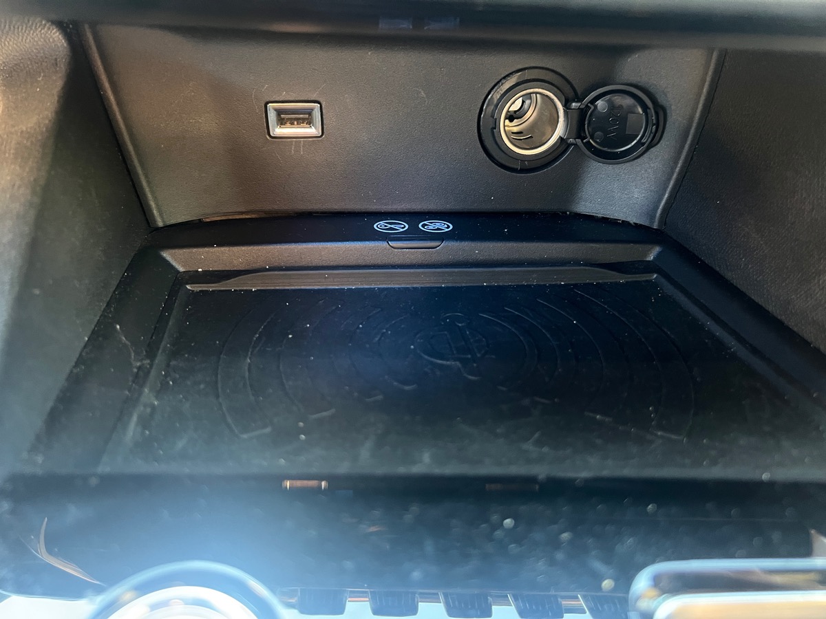 Peugeot 3008 HYbrid4 300cv GT EAT8, SUIVI COMPLET PEUGEOT, TOIT OUVRANT, SIEGES CHAUFFANTS/ MASSANTS