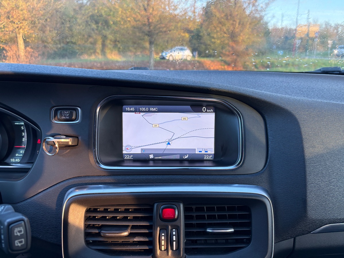 Volvo V40 D2 SUMMUM - 115CH - ENTRETIEN COMPLET