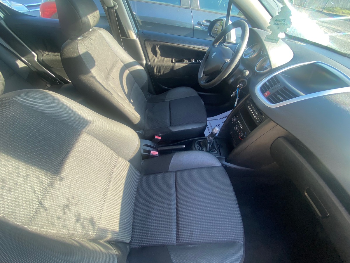 Peugeot 207 1.4 hdi 70cv 173255km de 2010