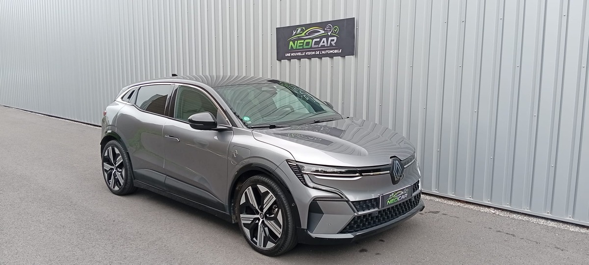 RENAULT MEGANE-E -Tech  EV60 220cv " SOH 95% " Finition "Iconic Optimum Charge C" en Excellent Etat