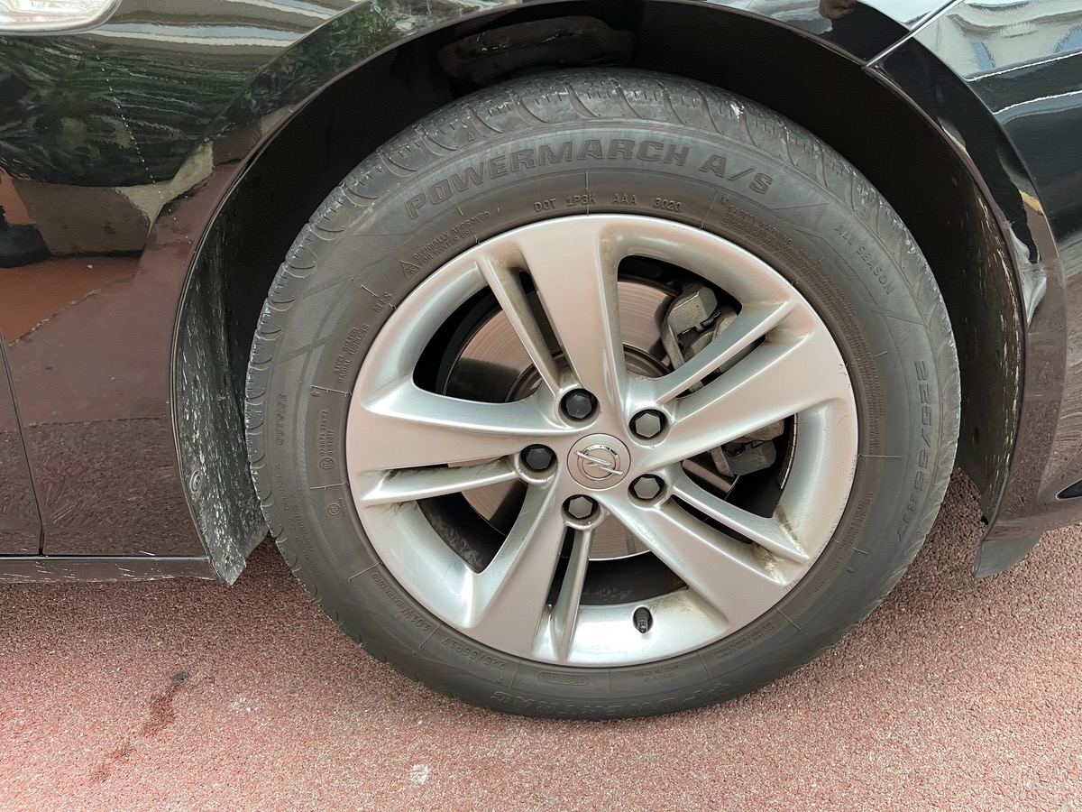 Opel Insignia grand sport 1.6 136 CV Boite neuve