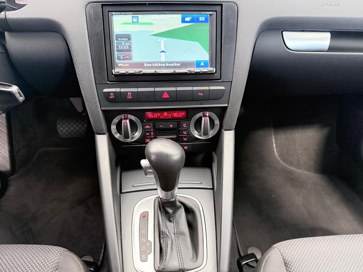 Audi A3 Sportback 1.6 TDI 105  S-tronic Attraction   Première main