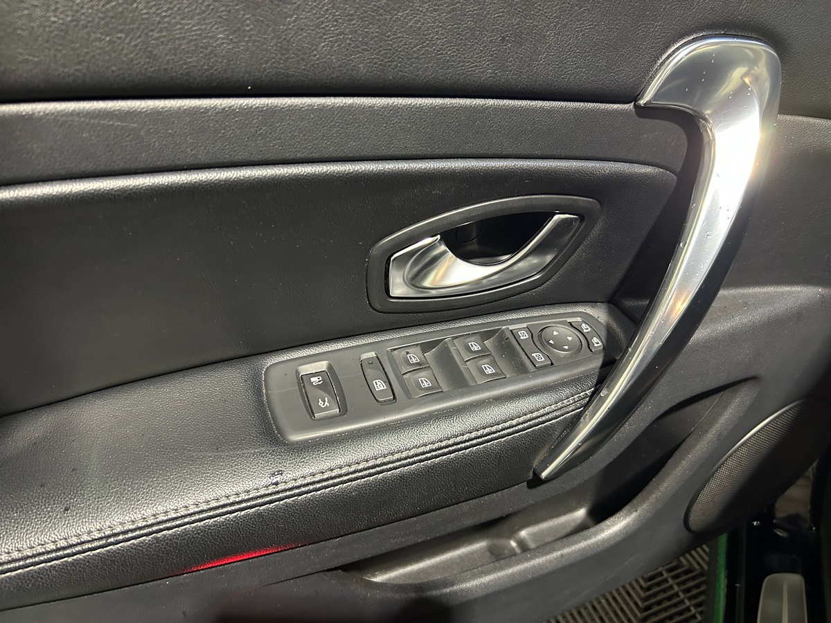 RENAULT Latitude 2.0 dCi 16V 150 cv - MOTEUR A CHAINE - GARANTIE
