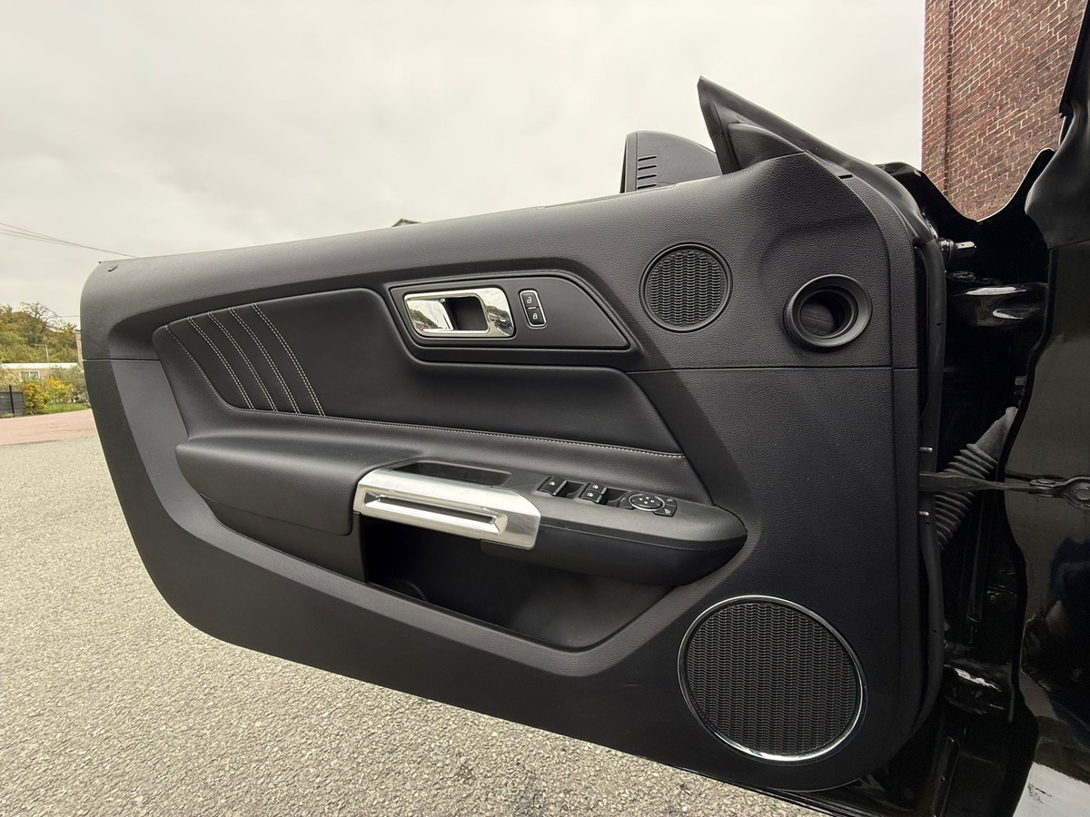 Ford Mustang Convertible GT V8 5.0L / ORIGINE FRANCE / REVISEE