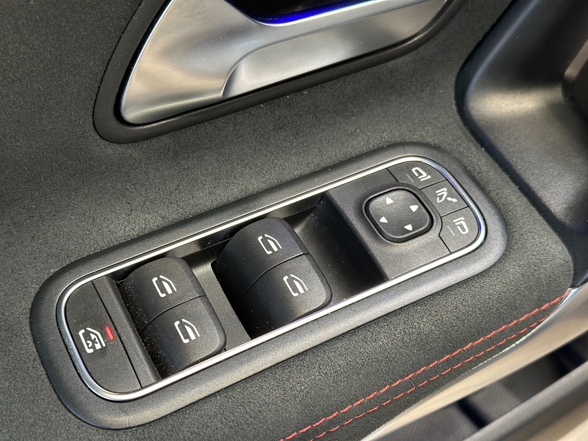 Mercedes-Benz Classe A 200 D AMG LINE - TOIT OUVRANT / GARANTIE MERCEDES 24 MOIS