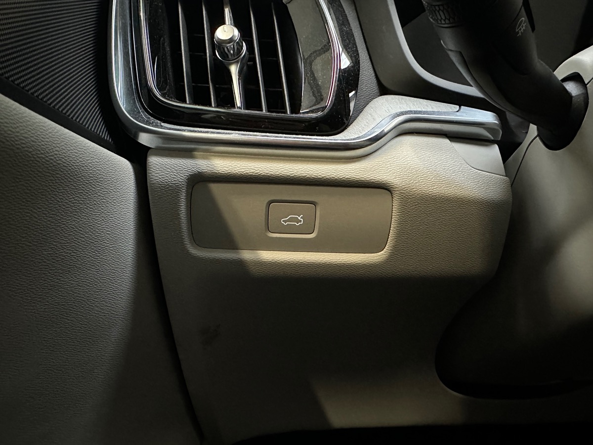 Volvo V60 II B4 197cv START GEARTRONIC 8 Entretient complet Volvo à jour