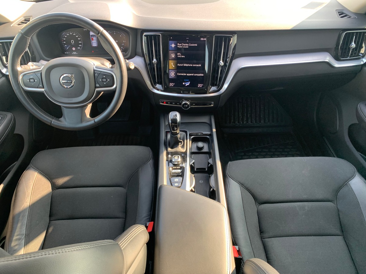 Volvo V60 150 ch | Momentum business | Caméra de recul | Avertisseur Angles Morts | Apple car Play