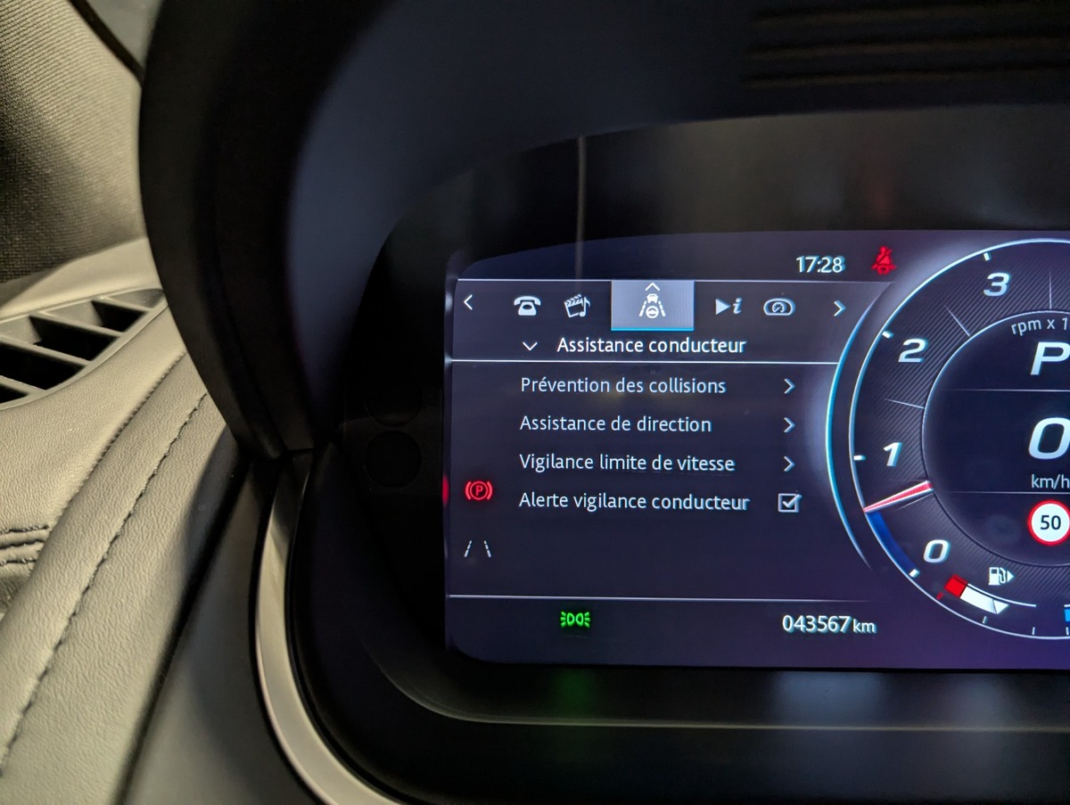 Jaguar F-TYPE R V8 5L 575 ch BVA8 AWD PAS DE MALUS