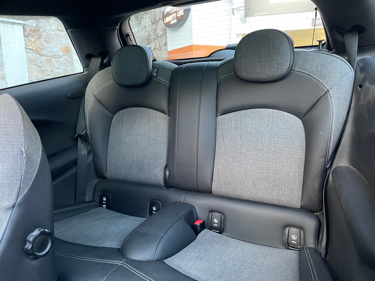 Mini Mini Cooper 1.5 i 136 CV / Embrayage Neuf/ Toit Ouvrant / GPS / Jantes Noires / Pack lumière