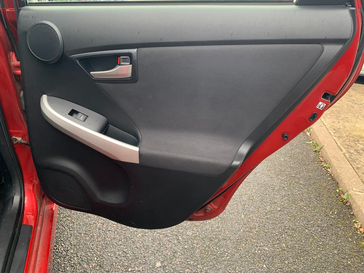 Toyota Prius 136 ch | Dynamic | Caméra de recul | Régulateur de vitesse | Climatisation