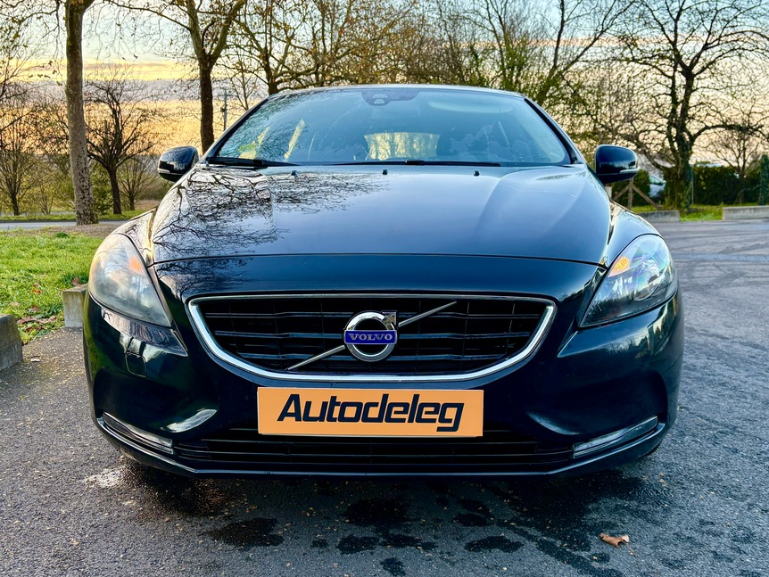 Volvo V40 D2 SUMMUM - 115CH - ENTRETIEN COMPLET