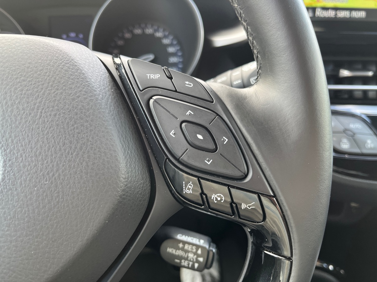Toyota C HR 1.8 HYBRIDE 122ch COLLECTION, Cuir Alcantara, Sièges chauffants, Caméra de recul, JBL