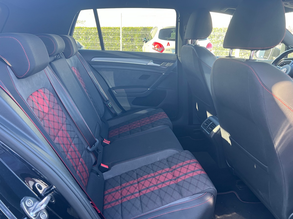 Volkswagen Golf GTI TCR | Stage 1 | Régulateur | Sièges chauffants | GPS | Ligne compléte Akrapovic
