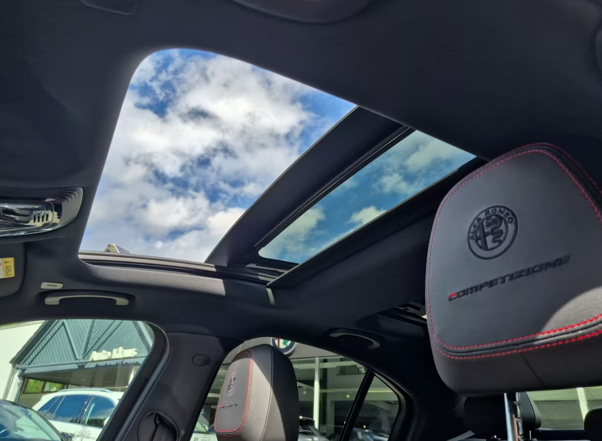 Alfa Romeo Giulia 2.0T 280ch Competizione Q4 AT8/Toit ouvrant/Harman-Kardon/Garantie 06/2028