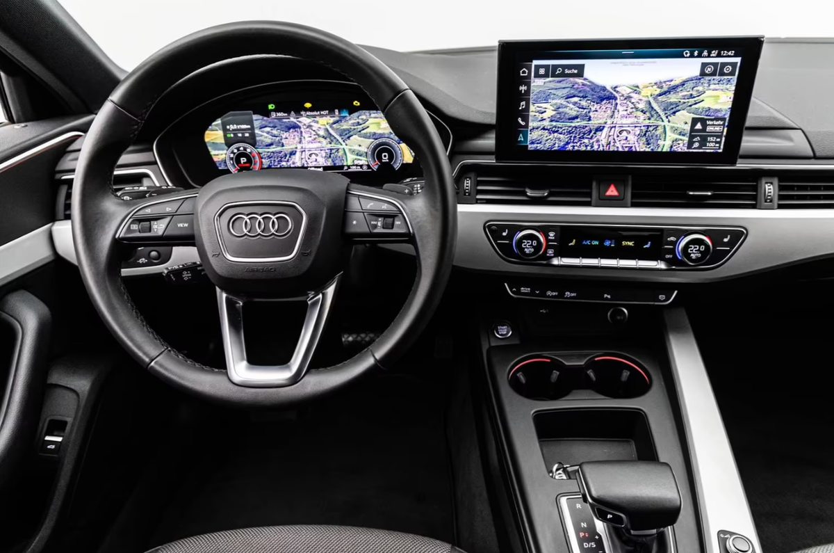 Audi A4 Avant V 40 TFSI 204ch S Line S tronic 7 Attelage Caméra Feux LED matrix