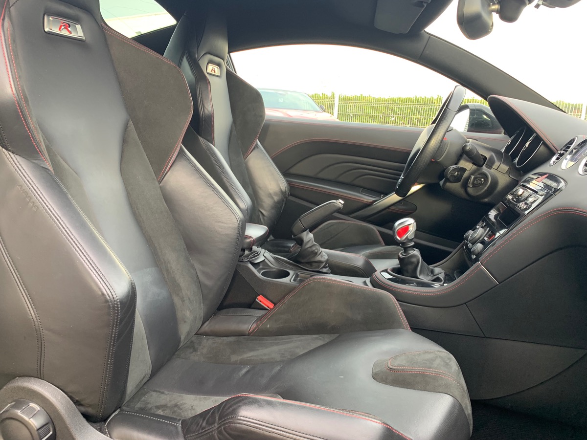 Peugeot RCZ 270 | R | Pack Sport | GPS | Radar avant arriére | Baquet sport mi-cuir Alcantara