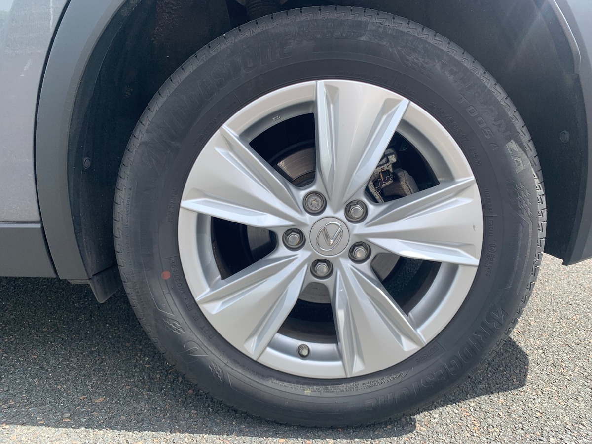 Lexus UX 250 | 184 ch | Pack Confort | Apple car Play | Caméra recul | Régulateur vitesse adaptatif