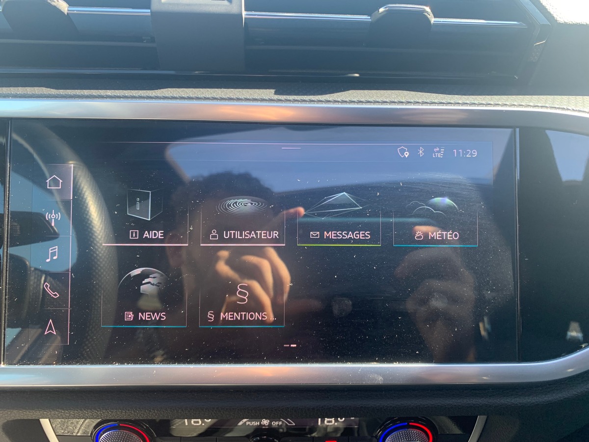 Audi Q3 150 ch | S line | Toit ouvrant | Caméra de recul | Apple car play | Attelage | Régulateur