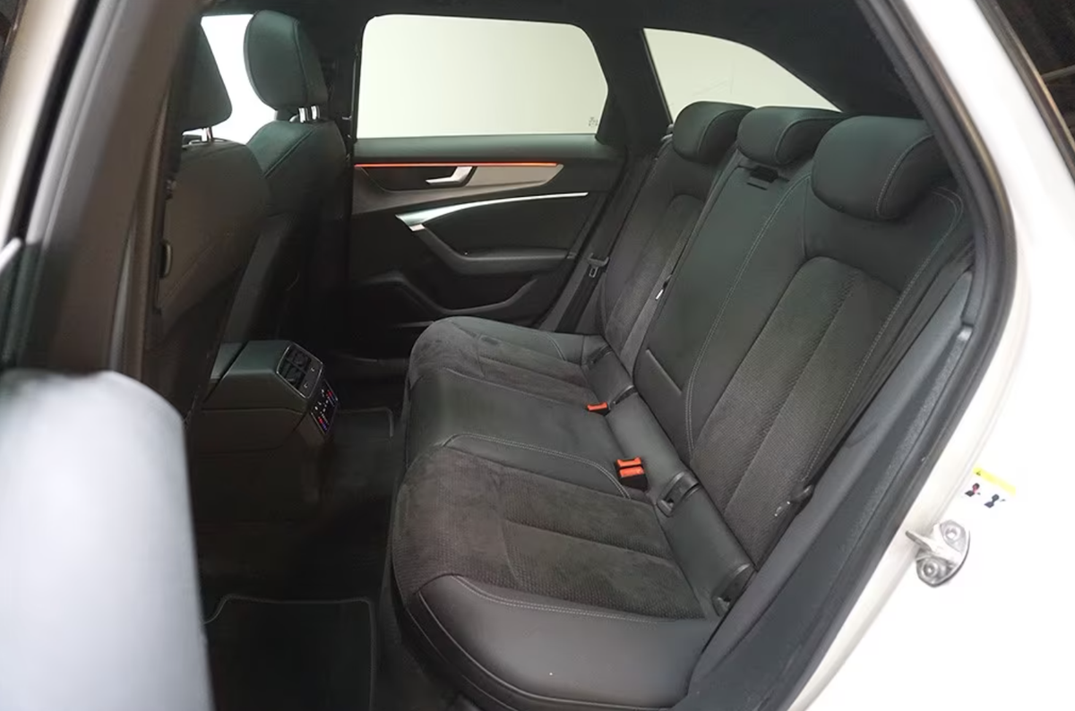 Audi A6 Avant V 40 TDI 204ch S line quattro S tronic 7/Bang&Olufsen/Toit ouvrant/Attelage/Caméra