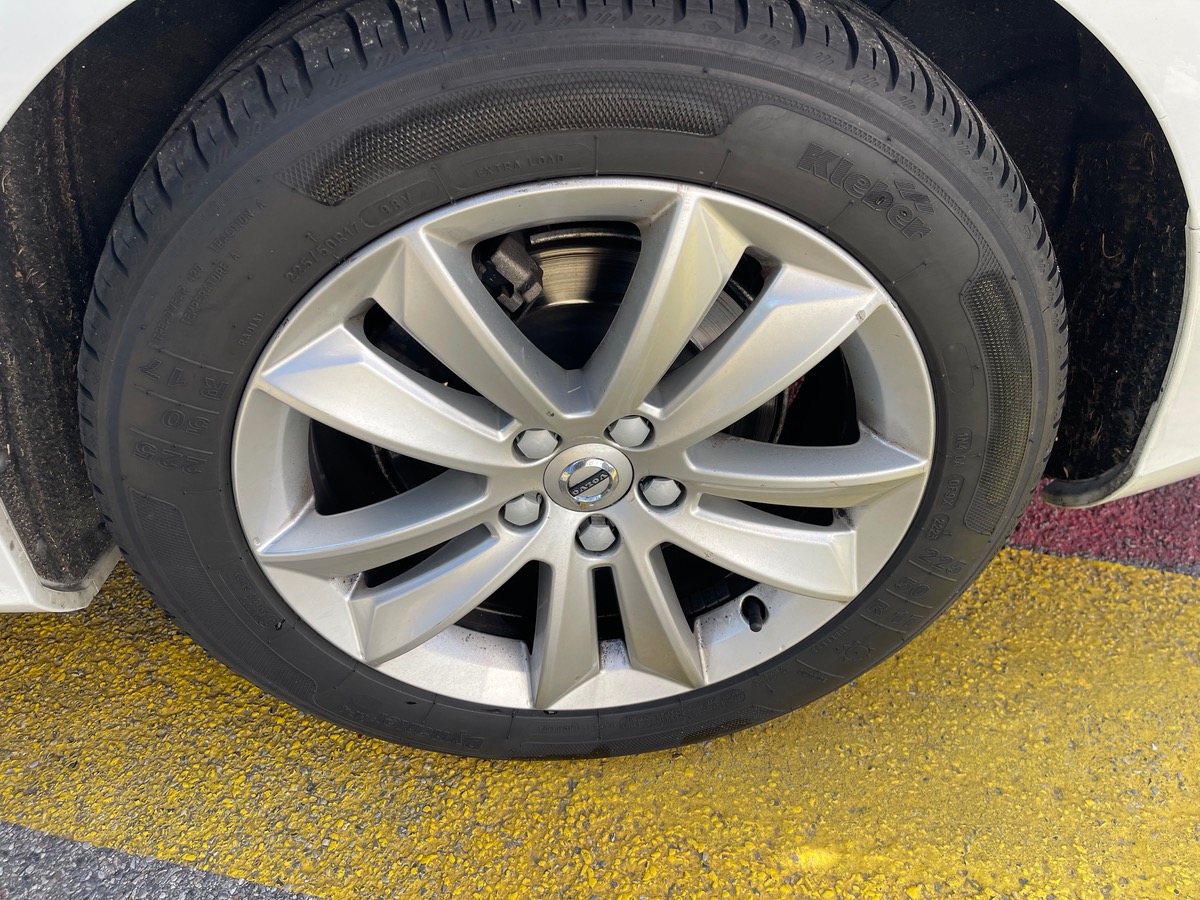 Volvo V60 2.0 D4 190 CV / Phase 2 / Business / Caméra / CarPlay / Jantes