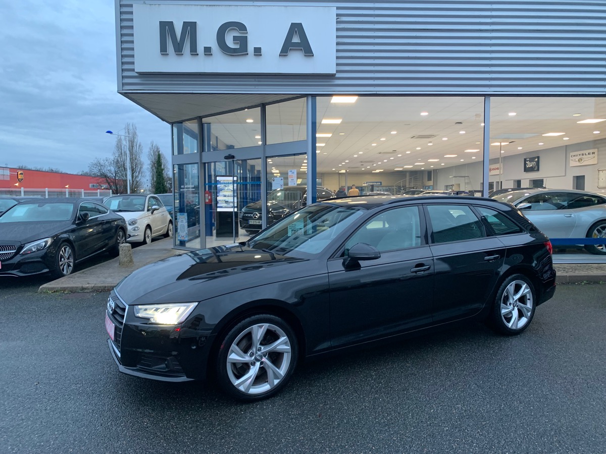 Audi A4 Avant 150 ch | Caméra 360° | Virtual cockpit |  Attelage amovible | Sièges chauffants