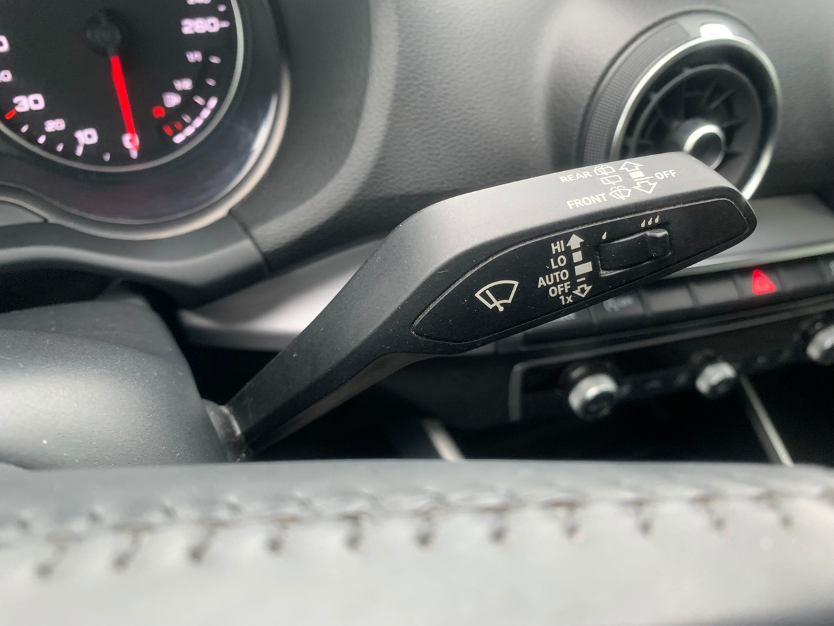 Audi Q2 115 ch | Sport | Toit ouvrant | Régulateur vitesse | Radar | Bluetooth | Coffre électrique