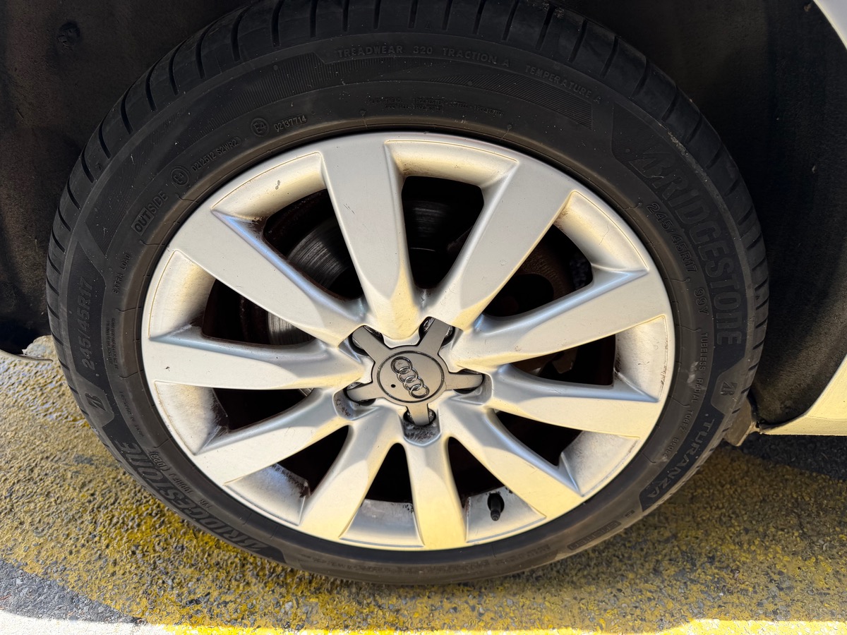 Audi A4 2.7 TDi V6 190 CV / Ambition Luxe / Boîte auto / Caméra / Km Réel